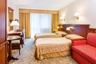 Отель Hotel Duo Spa Янув-Любельский Улучшенный двухместный номер с 1 кроватью или 2 отдельными кроватями-1