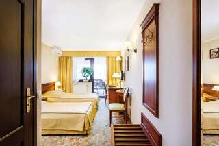 Отель Hotel Duo Spa Янув-Любельский Улучшенный двухместный номер с 1 кроватью или 2 отдельными кроватями-2
