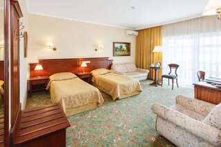 Отель Hotel Duo Spa Янув-Любельский Двухместный номер Делюкс с 1 кроватью или 2 отдельными кроватями и пакетом услуг спа-салона-2